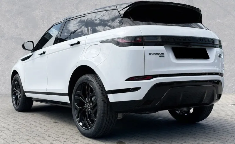 Land Rover Range Rover Evoque P300е R-Dynamic SE =NEW= Black Image 2