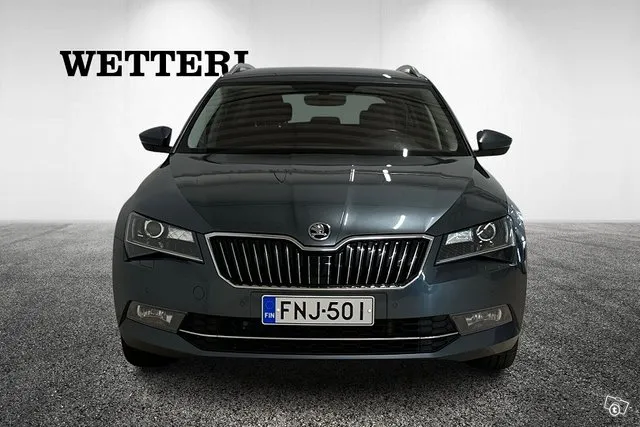 Skoda Superb Combi 2,0 TDI 190 4x4 Ambition DSG Autom. / Vet Image 2