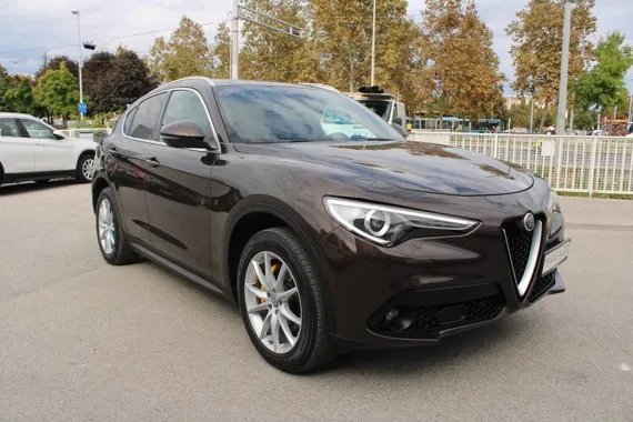 Alfa Romeo Romeo Alfa Romeo Stelvio 2.2 Mjt Q4 AUTOMATIK *NA Image 3