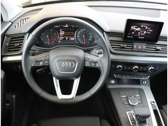 AUDI Q5 35 TDI quattro S tronic Sport Image 6