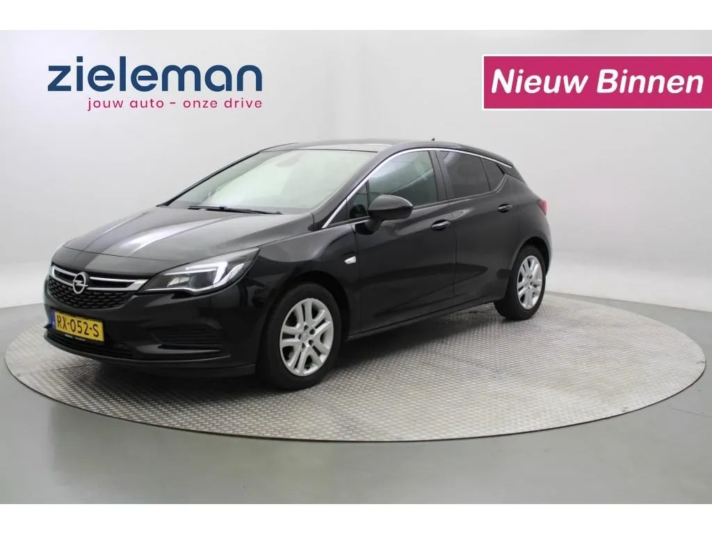 Opel Astra 1.0 Turbo Business + Navi Image 1