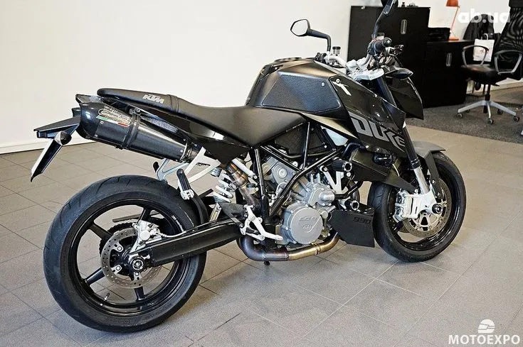 KTM 990 Image 6